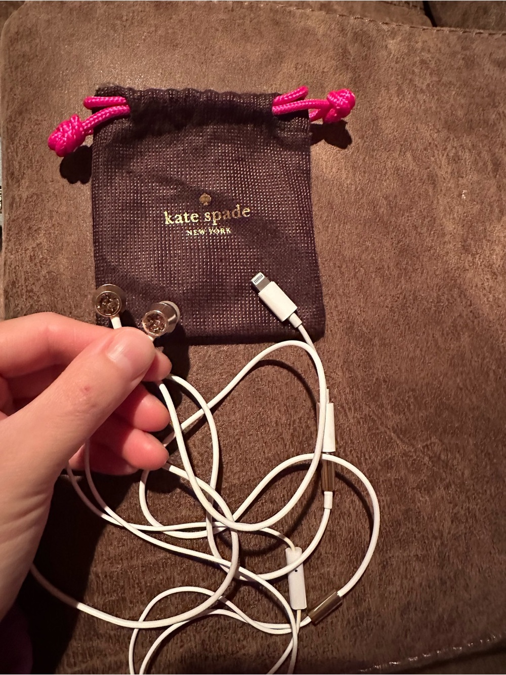 Kate Spade White Earbuds with Gold Accents with lighting adapter